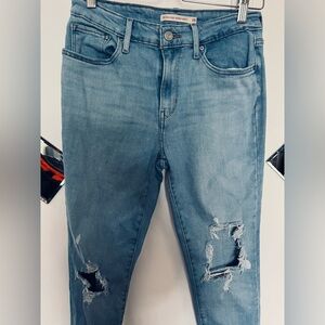 Levi’s Strauss women’s Blue Jeans size 28